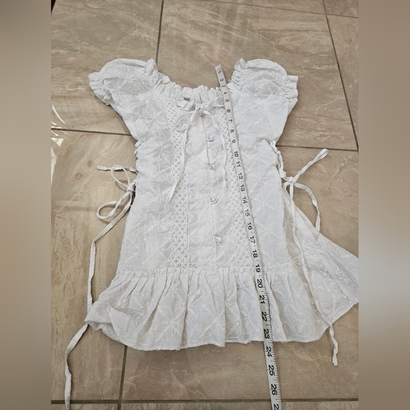 Elegant Cream Lace Women's Top Size Small - Picture 5 of 8